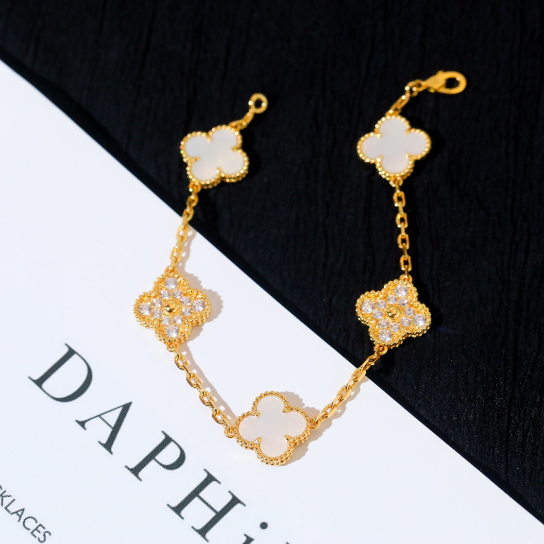 [WZQ]CLOVER BRACELET 5 MOTIF WHITE MOP DIAMOND