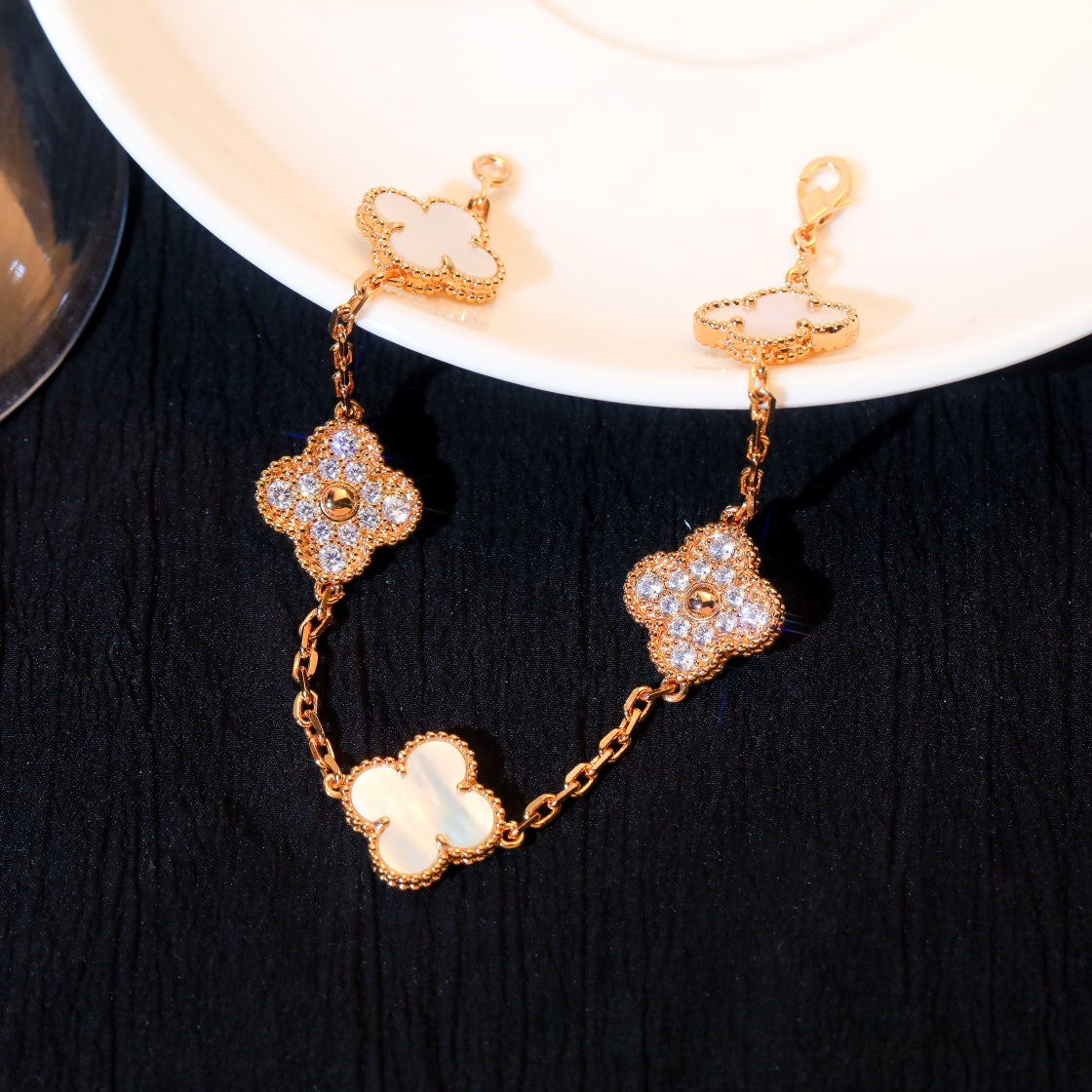 [WZQ]CLOVER BRACELET 5 MOTIF WHITE MOP DIAMOND